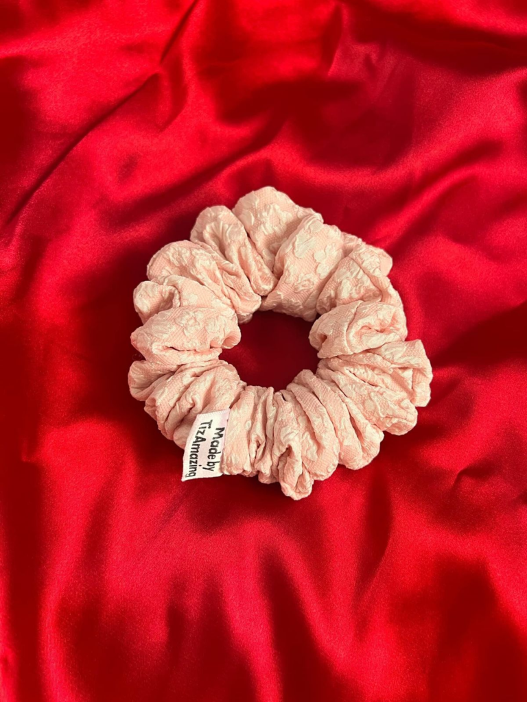Scrunchies y ligas para el cabello